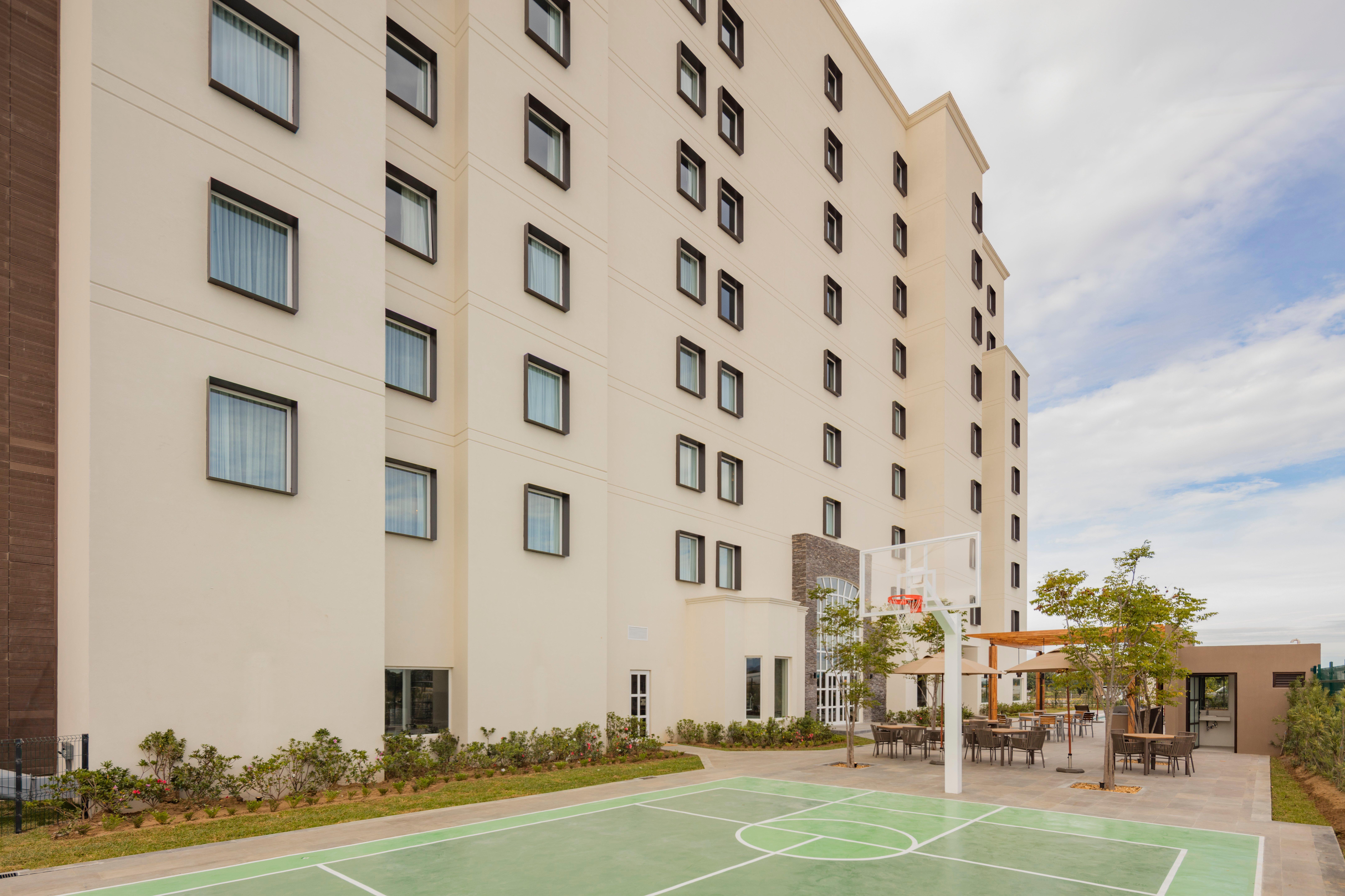 Staybridge Suites - Saltillo By Ihg Exterior foto