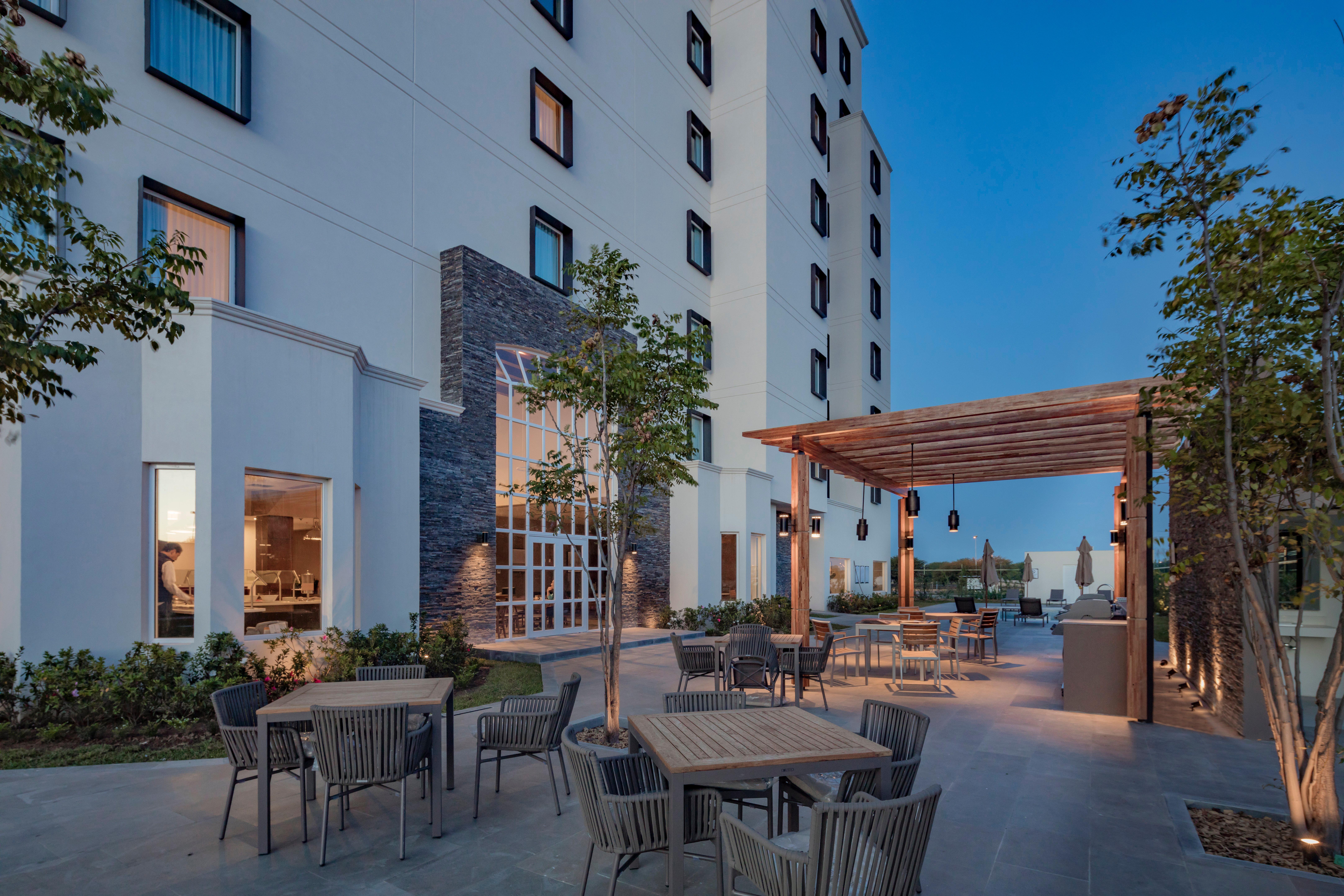Staybridge Suites - Saltillo By Ihg Exterior foto